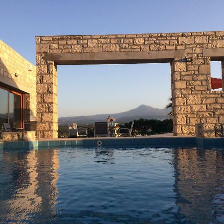 Villa Ypsilon Karotí Exteriör bild