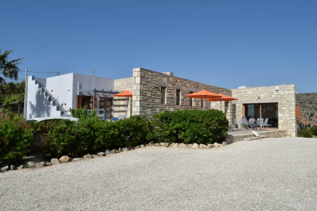 Villa Ypsilon Karotí Exteriör bild