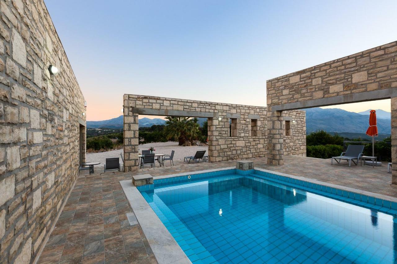 Villa Ypsilon Karotí Exteriör bild