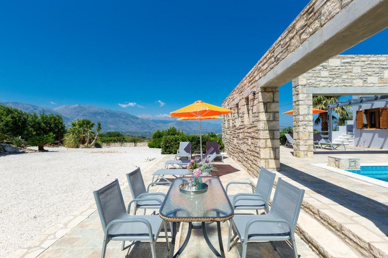 Villa Ypsilon Karotí Exteriör bild