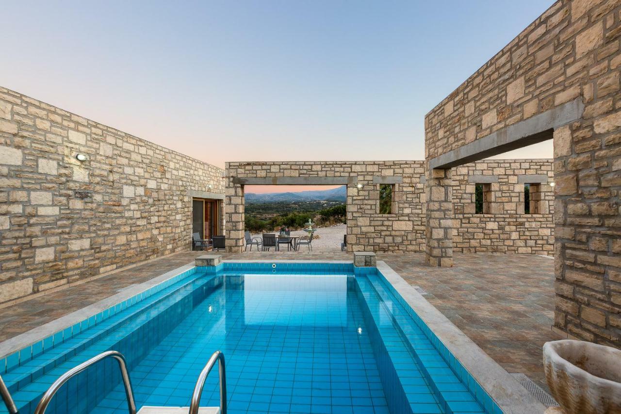 Villa Ypsilon Karotí Exteriör bild