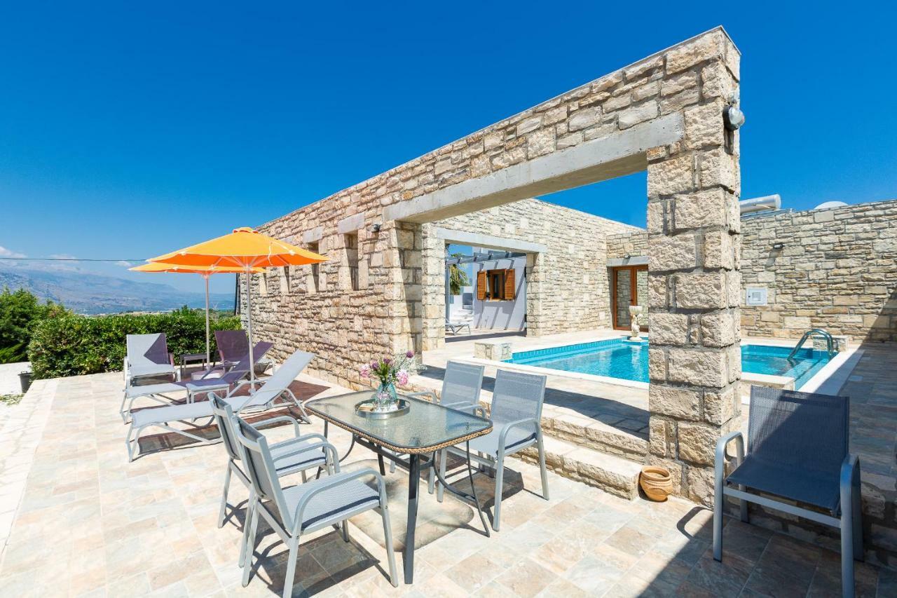 Villa Ypsilon Karotí Exteriör bild