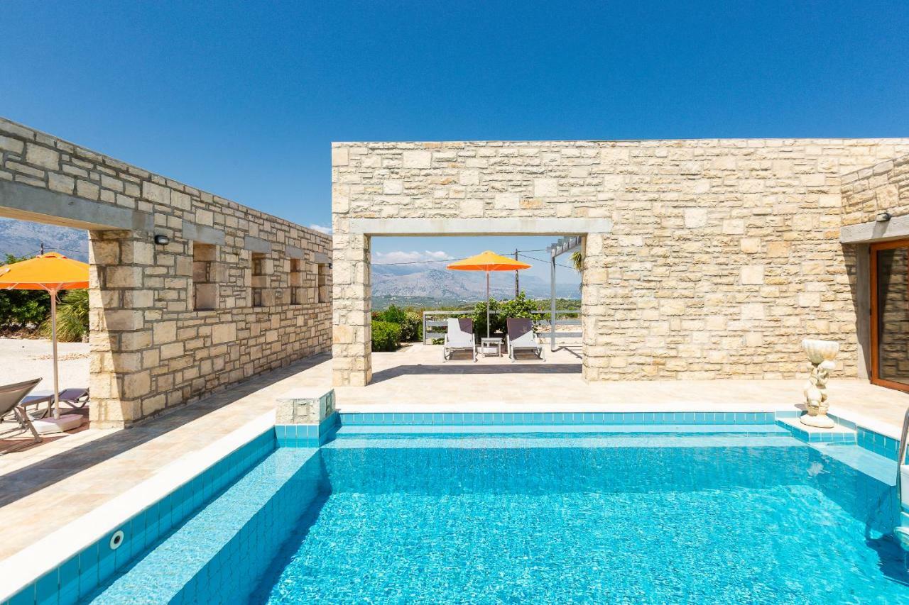Villa Ypsilon Karotí Exteriör bild