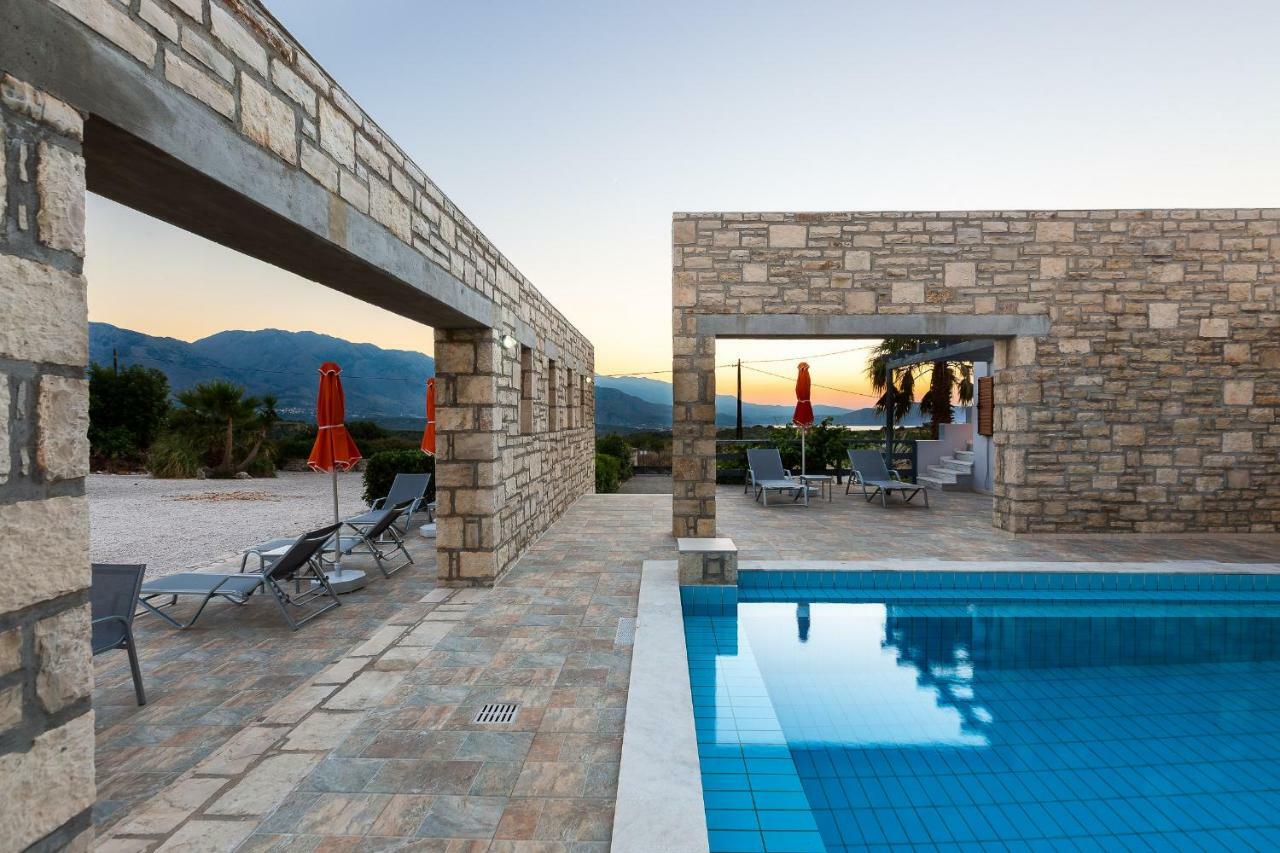 Villa Ypsilon Karotí Exteriör bild