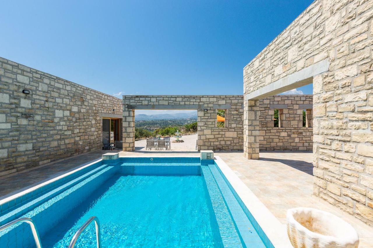 Villa Ypsilon Karotí Exteriör bild